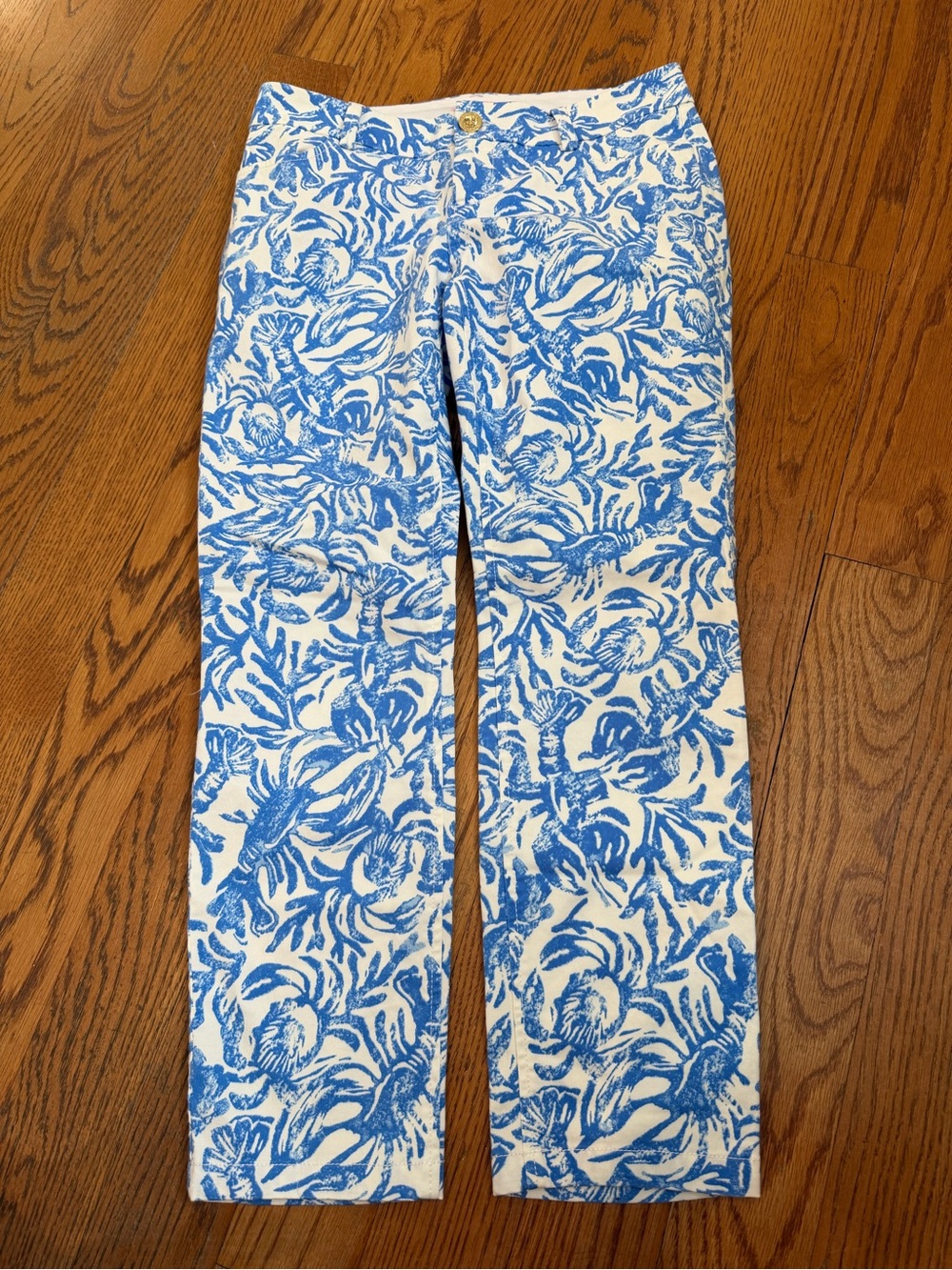 Lilly Pulitzer Blue and White Floral Print Capris